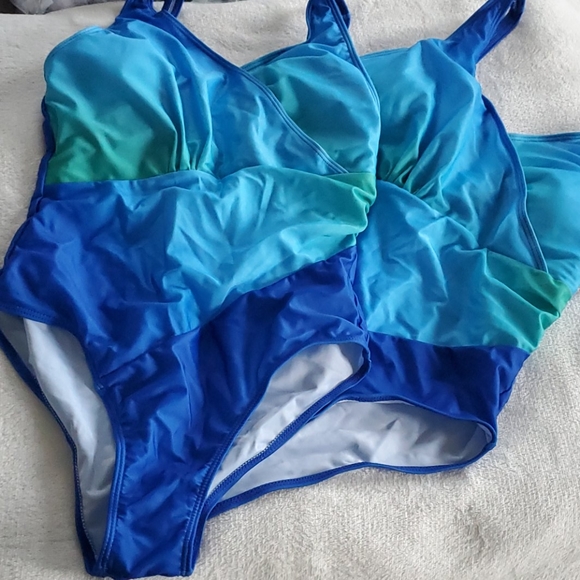 Blue and green ombre one piece - Picture 4 of 9
